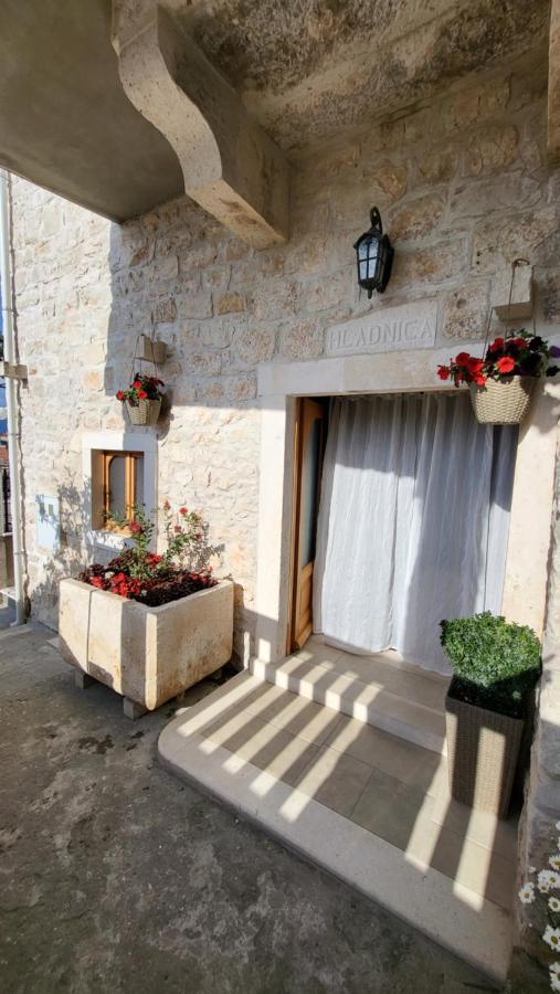 Stone House Apartments Didini Dvori Lumbarda Extérieur photo