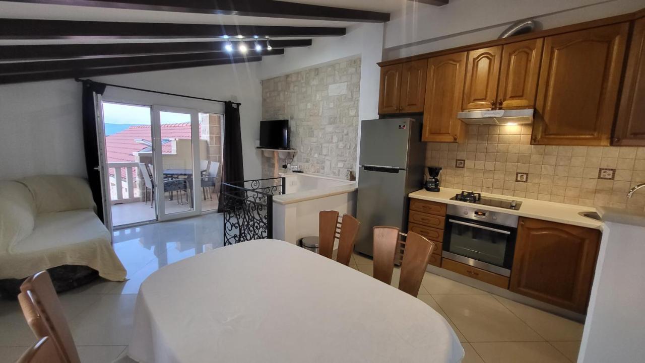 Stone House Apartments Didini Dvori Lumbarda Extérieur photo