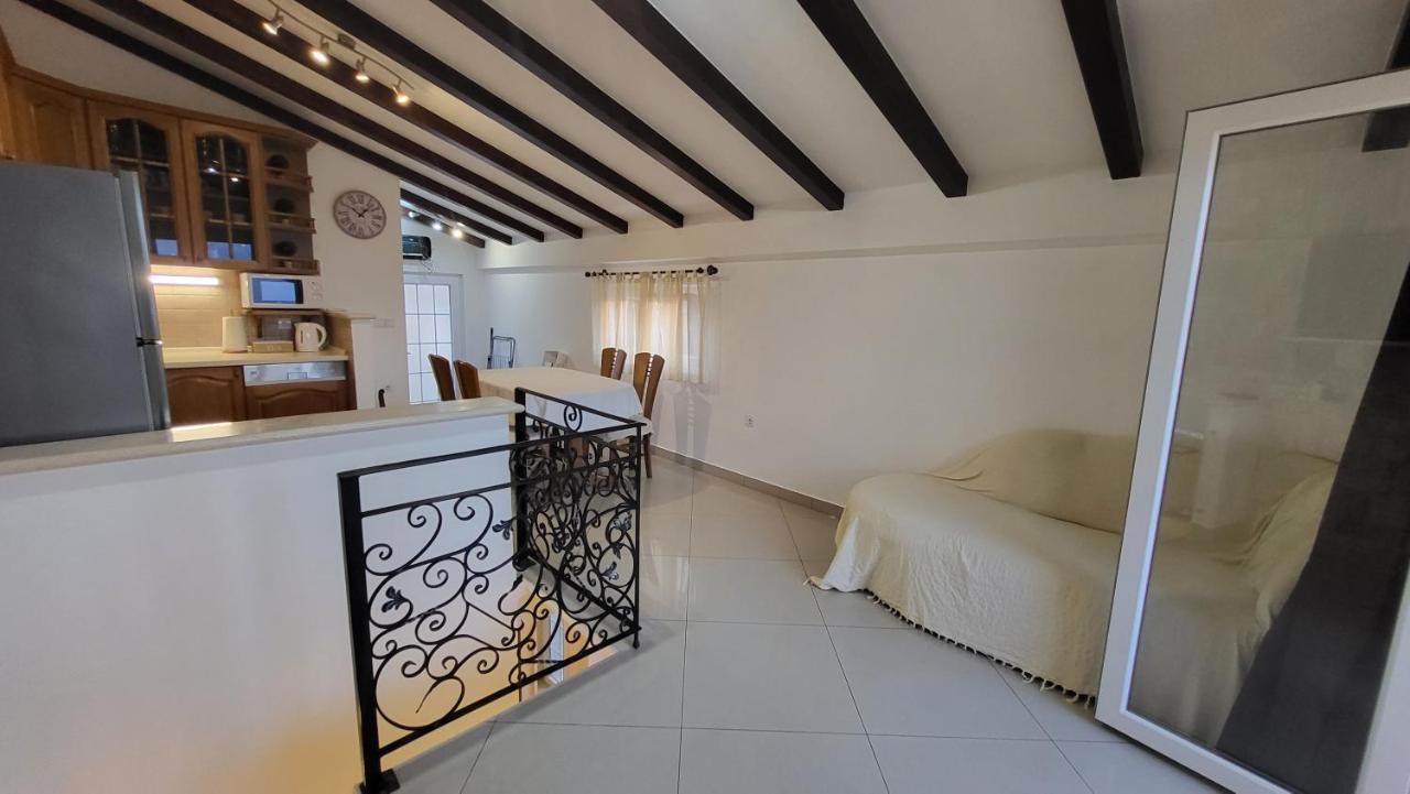 Stone House Apartments Didini Dvori Lumbarda Extérieur photo