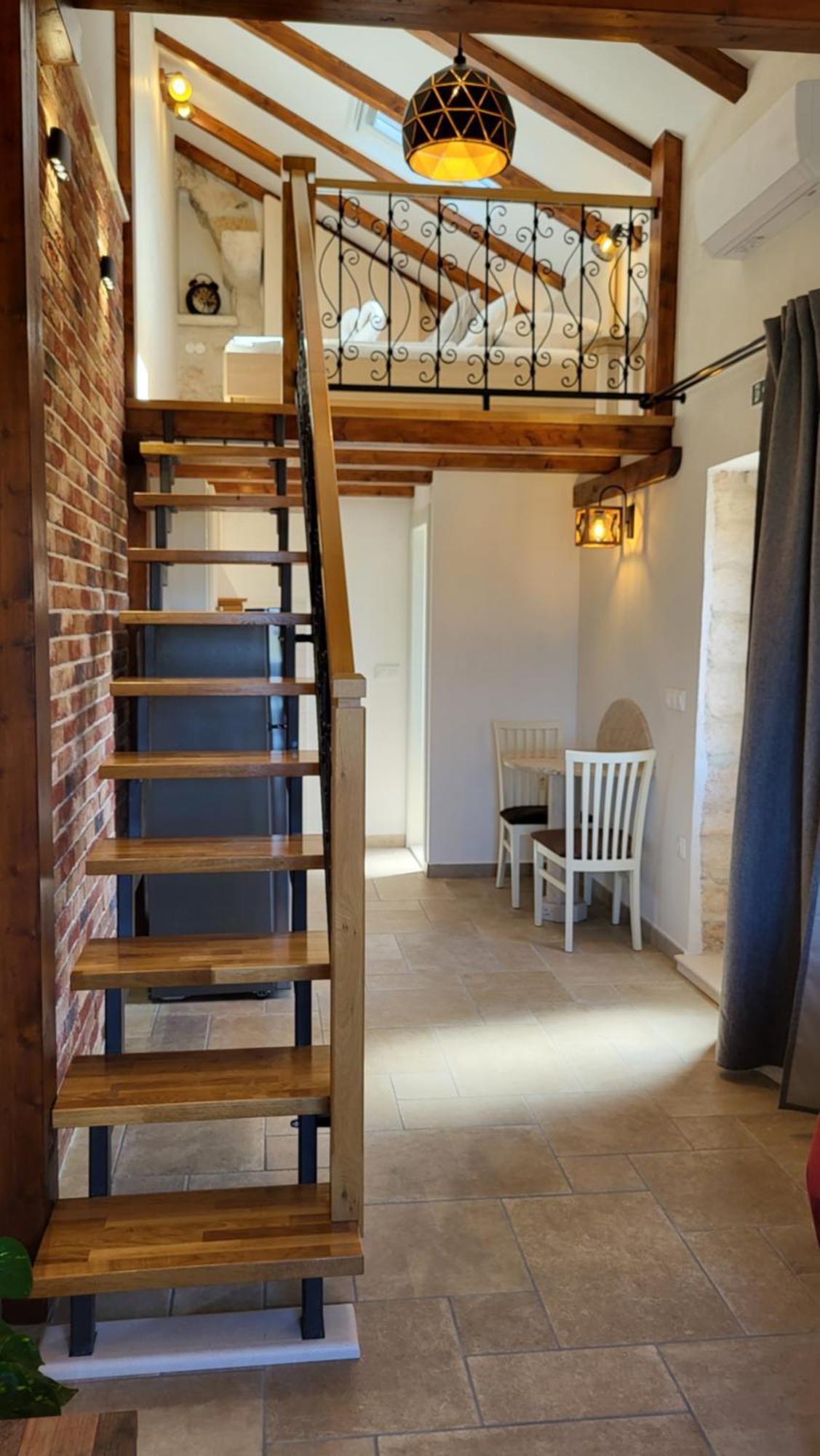Stone House Apartments Didini Dvori Lumbarda Extérieur photo