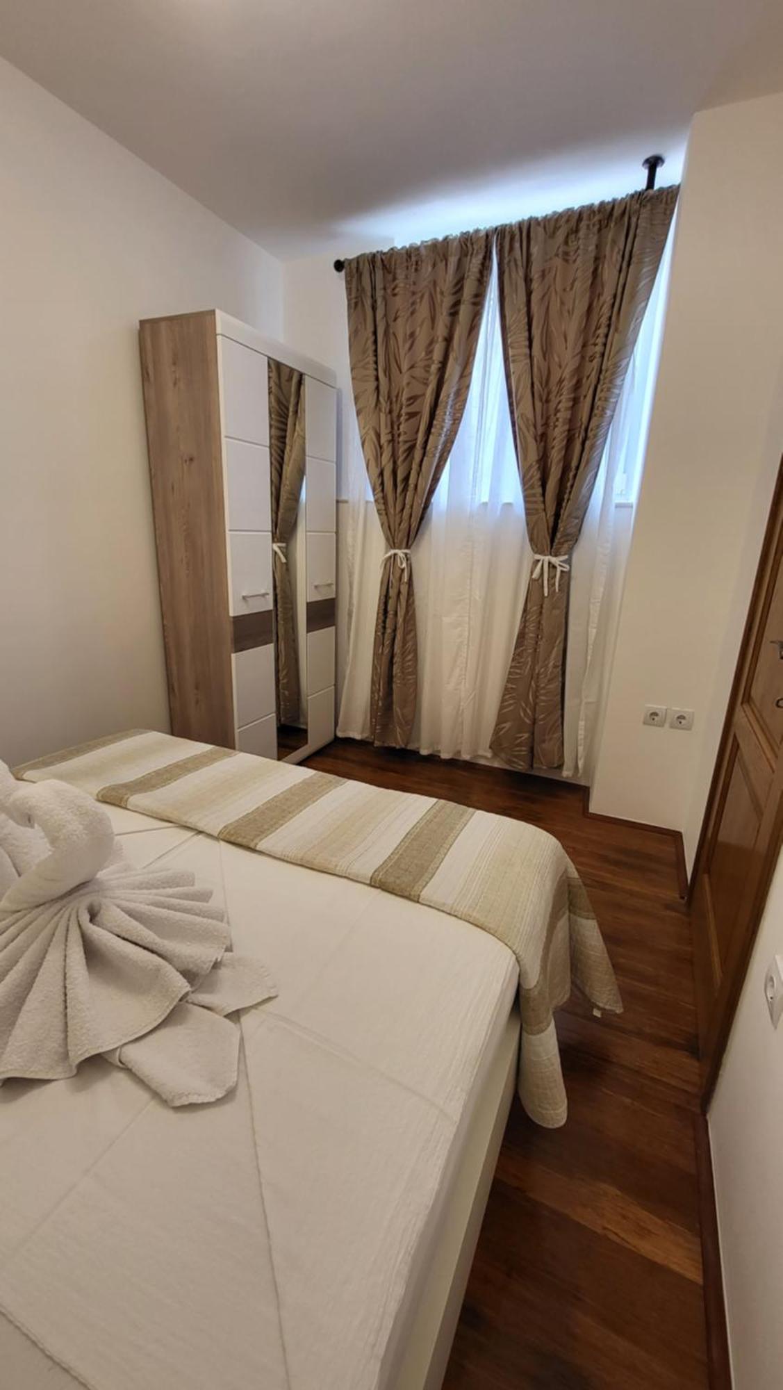 Stone House Apartments Didini Dvori Lumbarda Extérieur photo